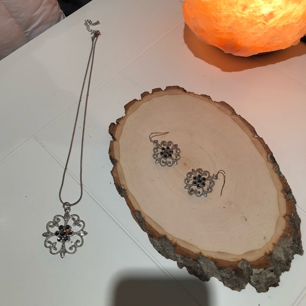 Matching Necklace and earring set